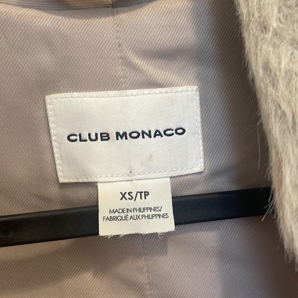 Club Monaco - Picture 2 of 3